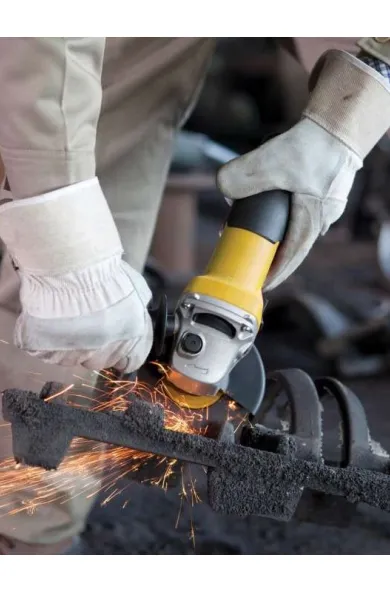 Stanley Small Angle Grinder 1050W 115mm